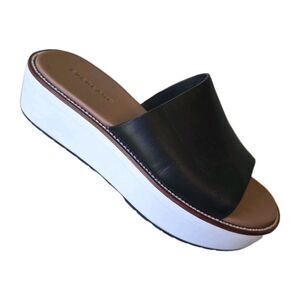 Everlane Thea Platform Sandals black leather strap white platform sole Size 8